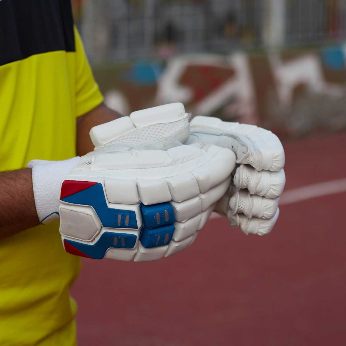 Cricket Gloves Manufacturers in Kemerovo