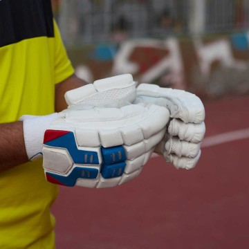 Cricket Gloves Suppliers in Hamilton